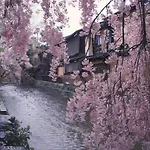 Holzbau Higashiyama
